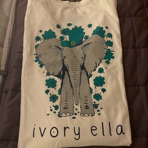 Ivory Ella T-Shirt St. Patrick’s Day Theme White Size Medium
